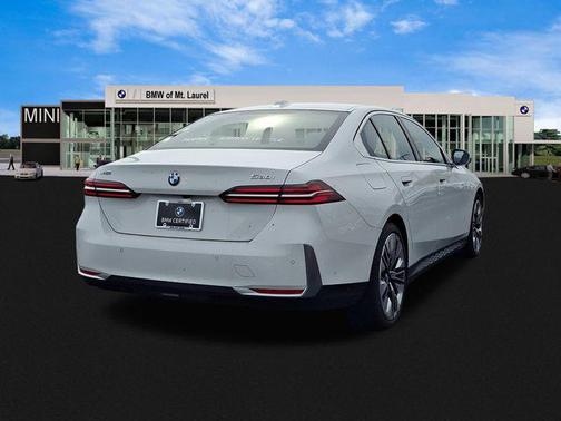 2024 BMW 530 530i xDrive
