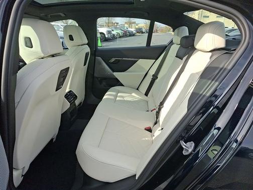 2026 BMW 530 530i xDrive