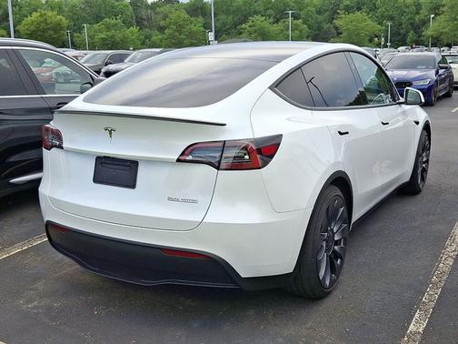2025 Tesla Model Y Performance