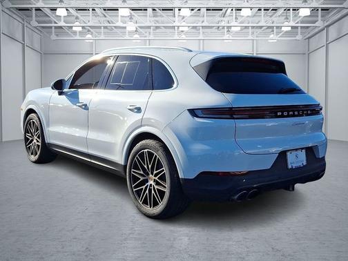 2025 Porsche Cayenne Base