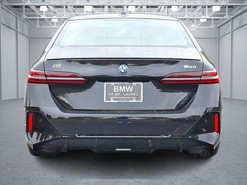 2025 BMW i5 M60
