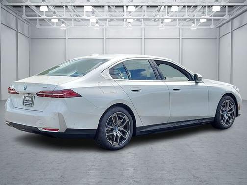 2025 BMW i5 xDrive40