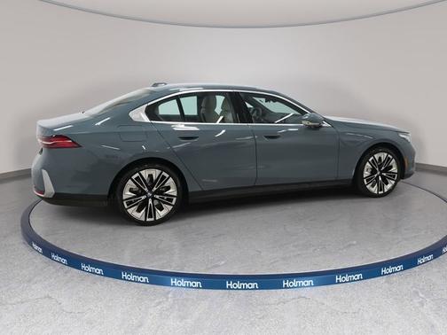 2025 BMW 530 530i xDrive