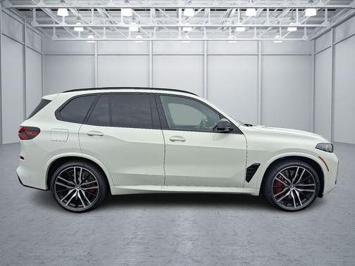 2026 BMW X5 M60i