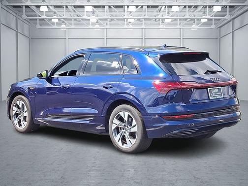 2022 Audi e-tron Premium