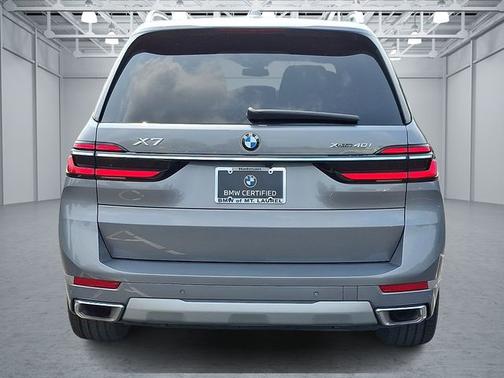 2025 BMW X7 xDrive40i