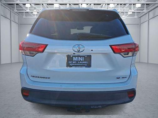 2017 Toyota Highlander SE