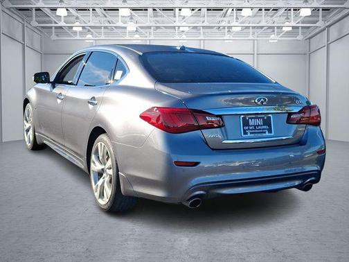 2017 INFINITI Q70L 3.7X