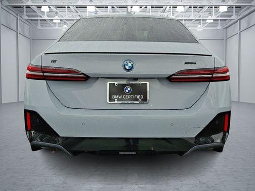 2025 BMW i5 xDrive40