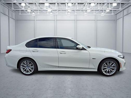 2023 BMW 330e 330e xDrive