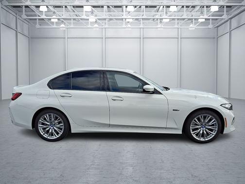 2023 BMW 330e 330e xDrive