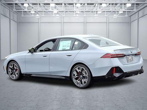 2025 BMW i5 M60