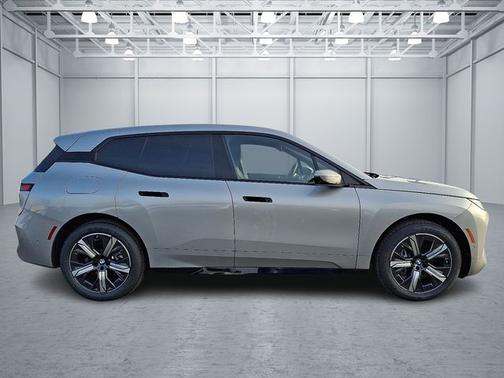 2026 BMW iX xDrive60