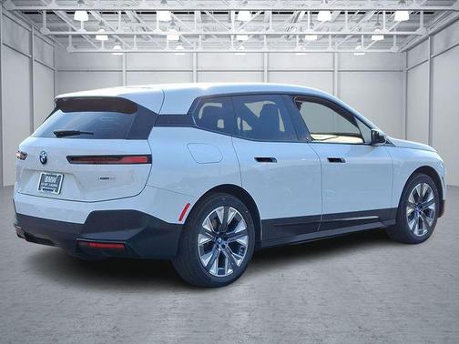 2025 BMW iX xDrive50