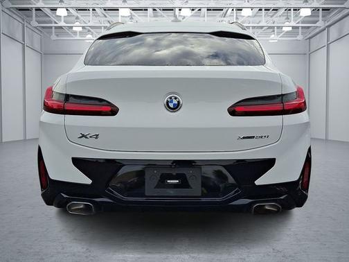 2023 BMW X4 xDrive30i