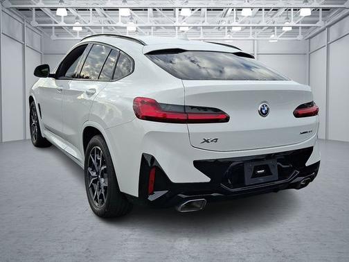 2023 BMW X4 xDrive30i