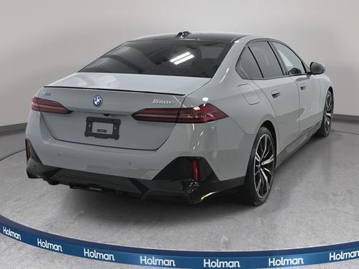 2025 BMW 550e 550e xDrive