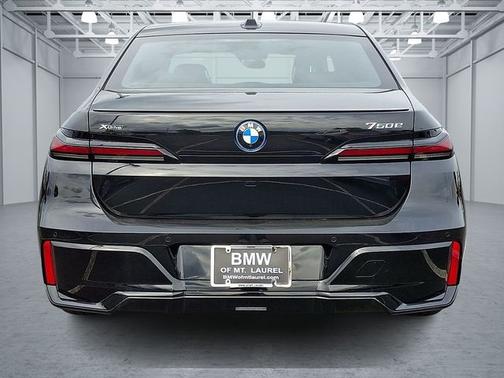 2025 BMW 750e 750e xDrive