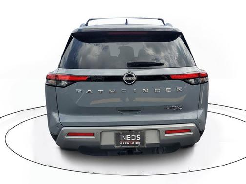 2022 Nissan Pathfinder Platinum