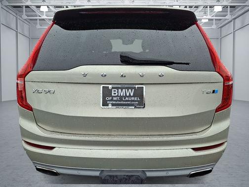 2017 Volvo XC90 T6 Momentum