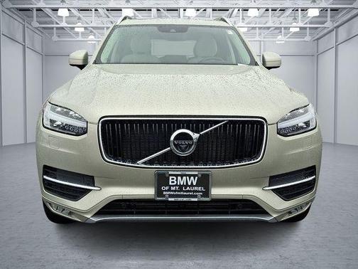 2017 Volvo XC90 T6 Momentum
