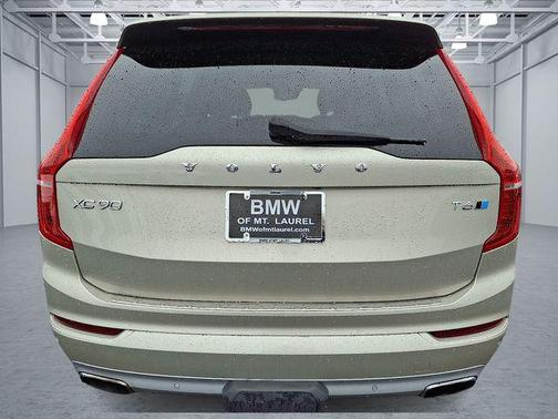 2017 Volvo XC90 T6 Momentum