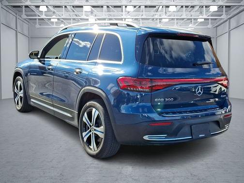 2023 Mercedes-Benz EQB 300 300