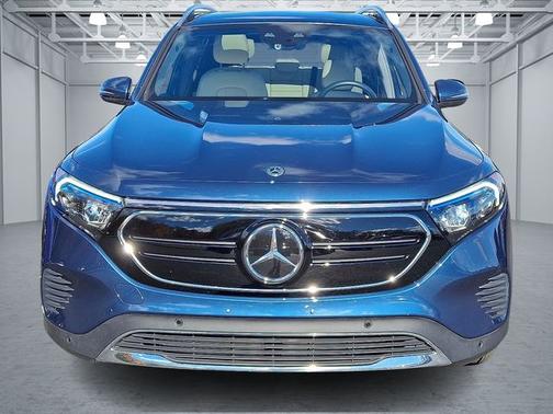 2023 Mercedes-Benz EQB 300 300