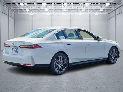 2025 BMW i5 xDrive40