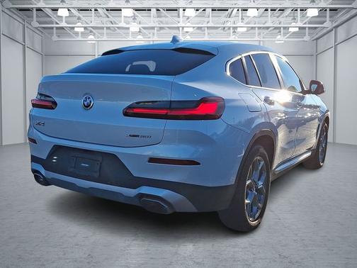 2023 BMW X4 xDrive30i