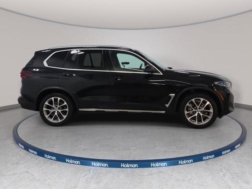 Black Sapphire Metallic 2024 BMW X5 xDrive40i