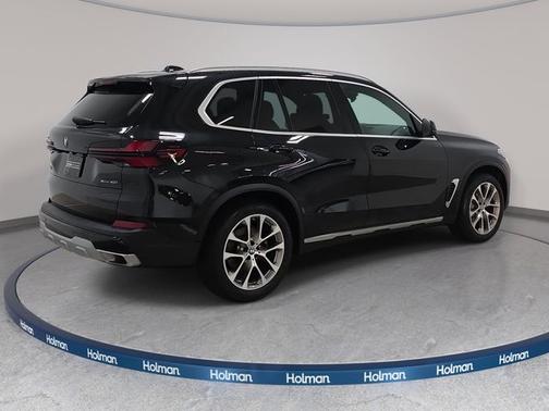 Black Sapphire Metallic 2024 BMW X5 xDrive40i