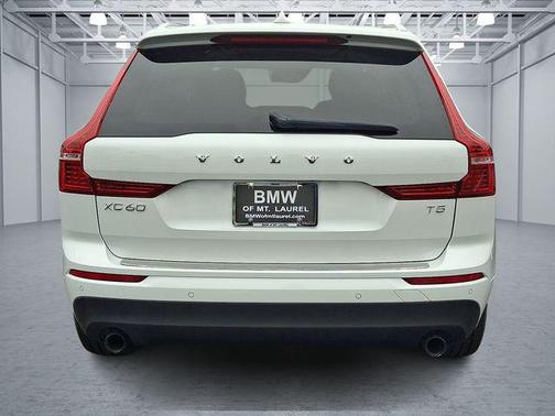 2021 Volvo XC60 T5 Momentum