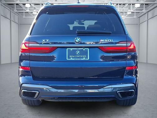 2022 BMW X7 M50i