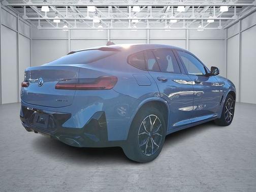 2023 BMW X4 xDrive30i