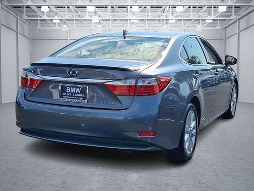 2015 Lexus ES 300h 300h