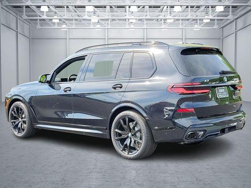 2025 BMW X7 M60i