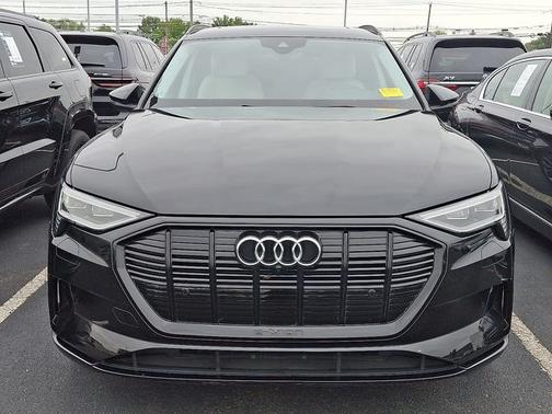 2021 Audi e-tron Premium Plus
