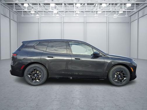 2026 BMW iX xDrive60