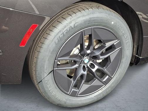 2026 BMW iX xDrive60