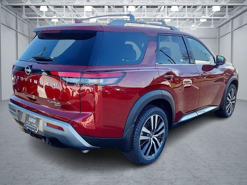 2023 Nissan Pathfinder Platinum