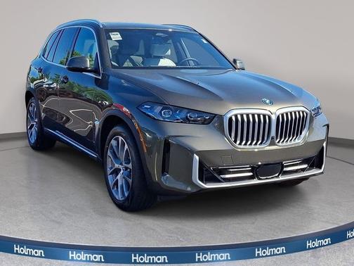 Manhattan Green Metallic 2026 BMW X5 xDrive50e