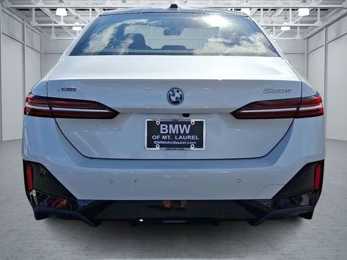 2026 BMW 550e 550e xDrive