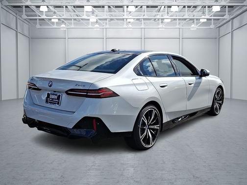 2026 BMW 550e 550e xDrive