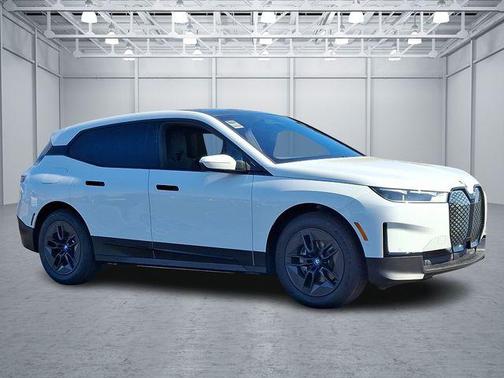 2025 BMW iX xDrive50