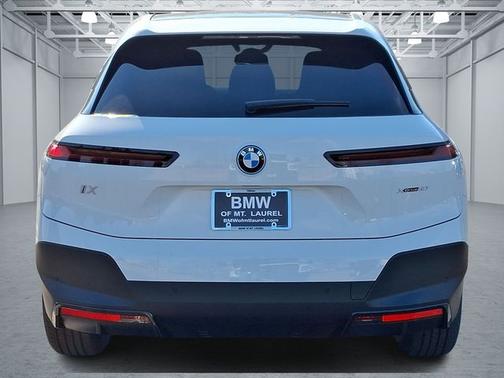 2025 BMW iX xDrive50