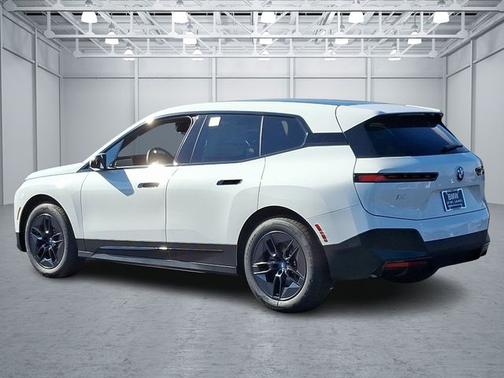 2025 BMW iX xDrive50