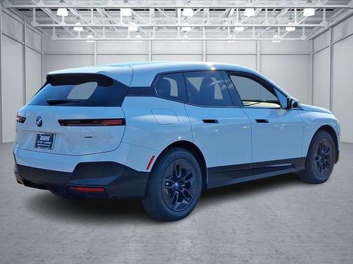 2025 BMW iX xDrive50