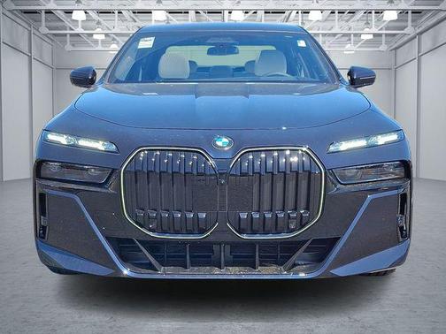2025 BMW 740 740i xDrive