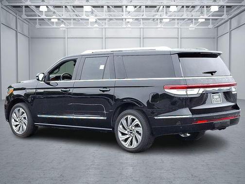 2023 Lincoln Navigator L Reserve